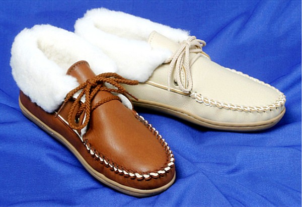 (image for) Women's 2-Eyelet Sheepskin Moccasin Slipper